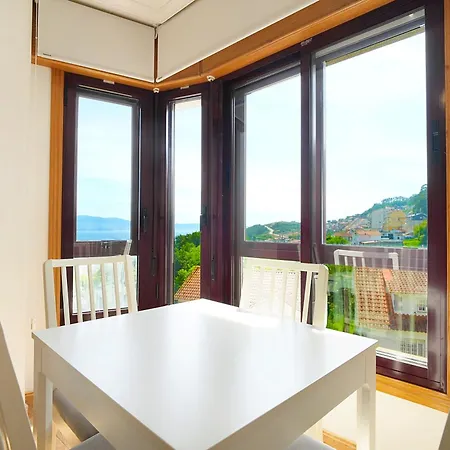 Con Piscina Y Vistas Al Mar En Apartamento