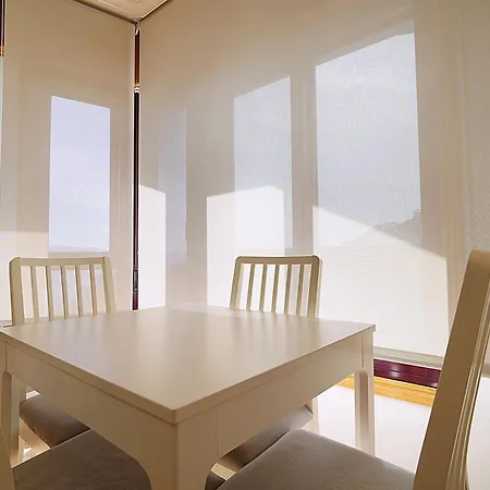 Con Piscina Y Vistas Al Mar En Apartamento Raxo