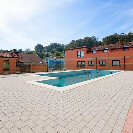 Con Piscina Y Vistas Al Mar En Raxo